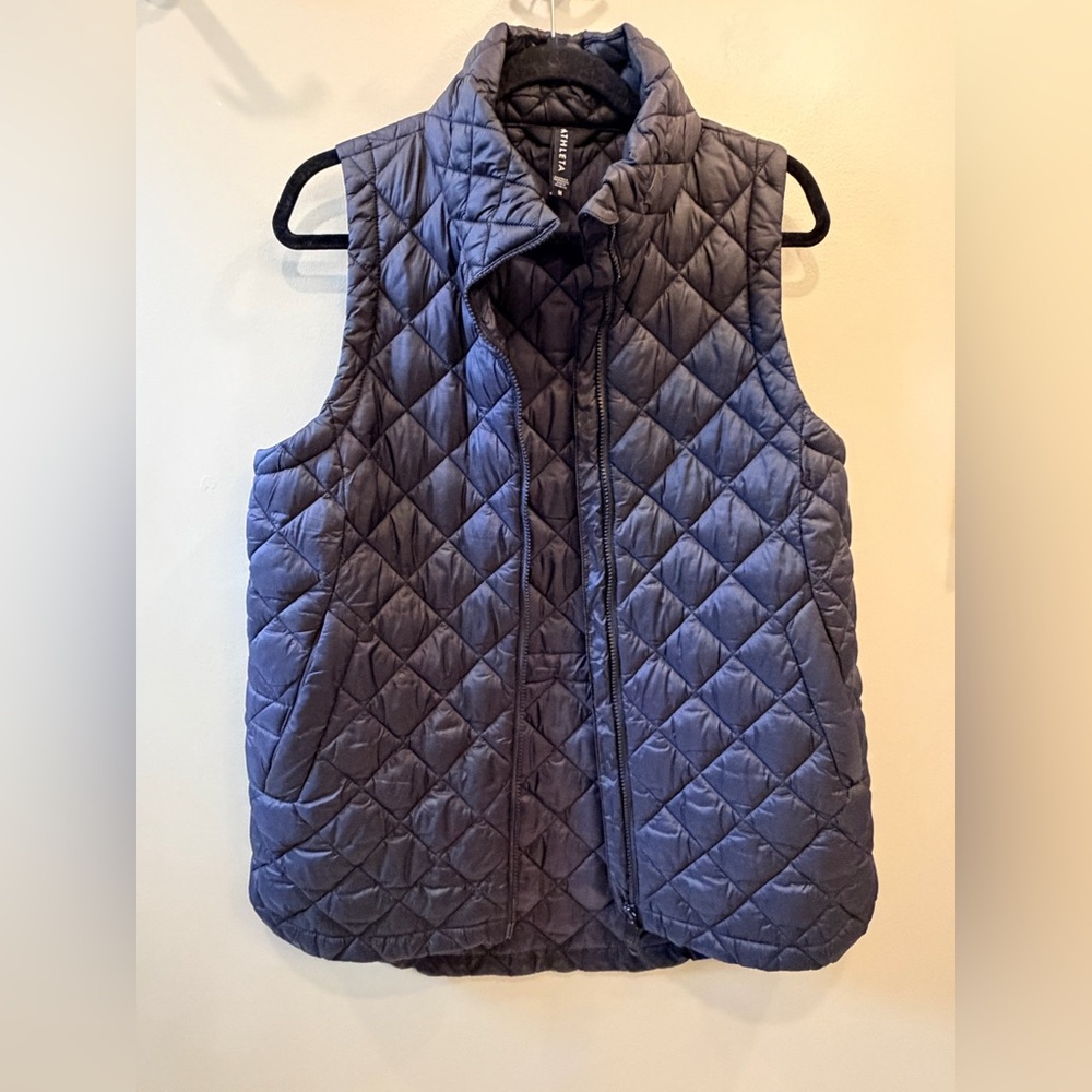 Athleta Whisper Featherless Quilted Vest - Size Medium